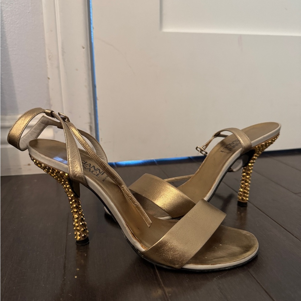 🤩 Gianni Versace Gold Vintage Authentic Heels